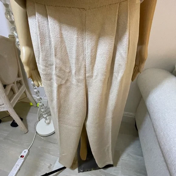 St. John 2 Piece Set Santana Knit top Sz M Pants Sz 8